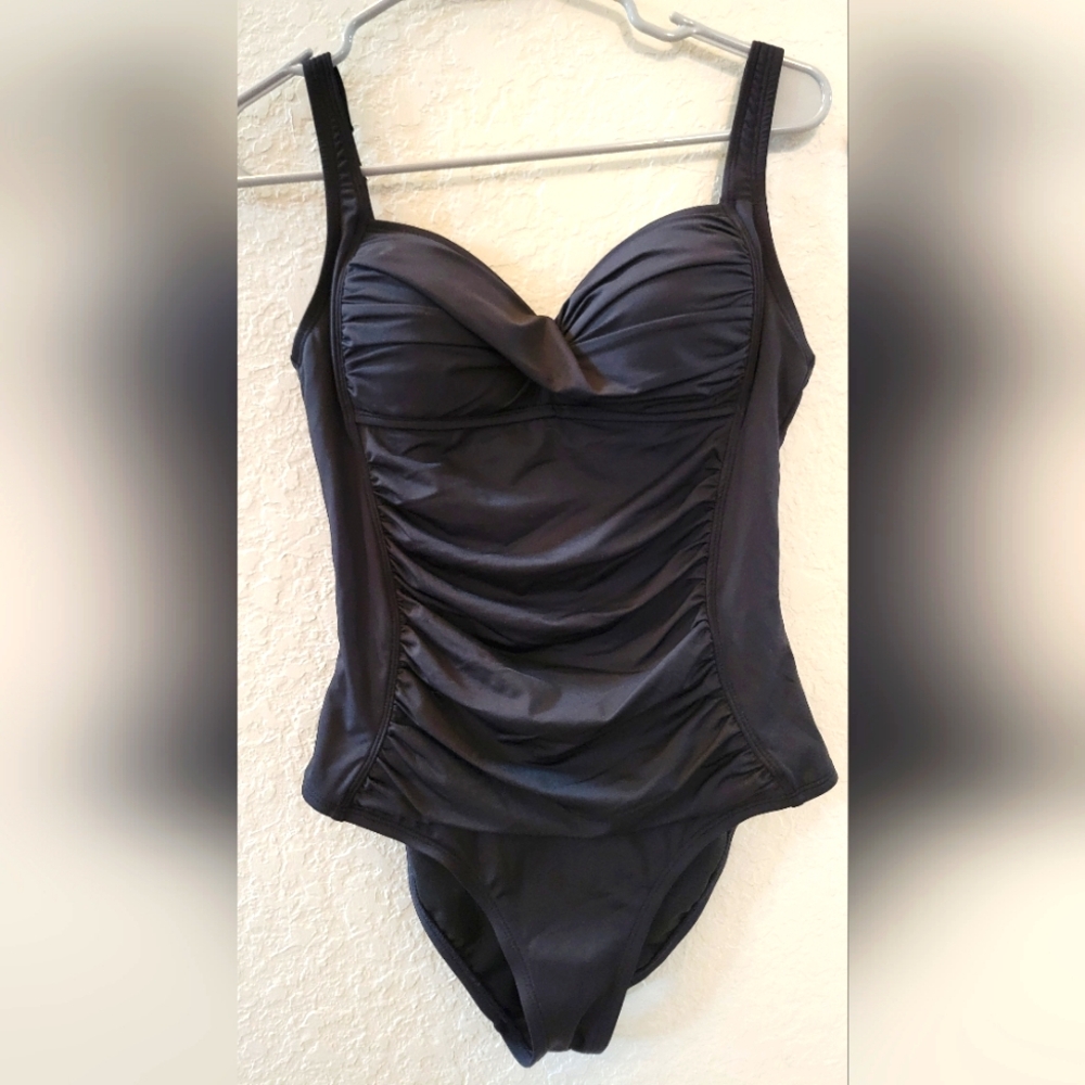 Women's Liz Claiborne Black Cross Chest Ruffle One Piece Swim Suit, Size 6 - Picture 1 of 6